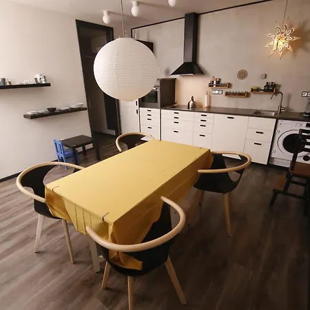 Large 120M Apartment With Garden And Cat Near Zoo Prague Exterior photo